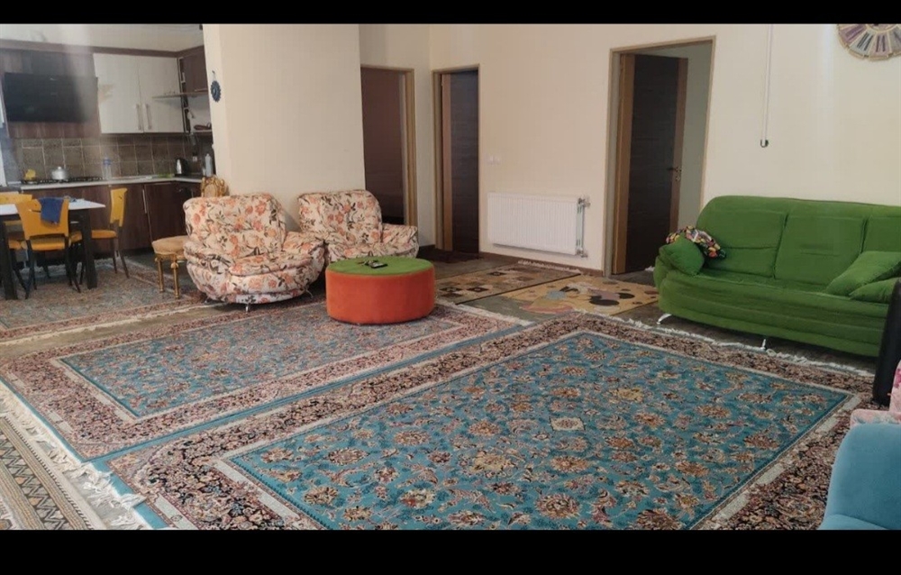 باغ 2100 متری ، بر بلوار اصلی گنجنامه 