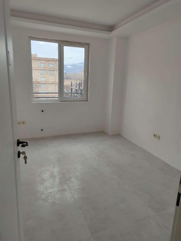 135 متر ، کلید نخورده ، شهرک مدرس