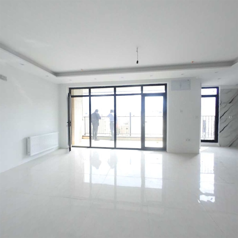 135 متر ، طبقه آخر ، رنجبران