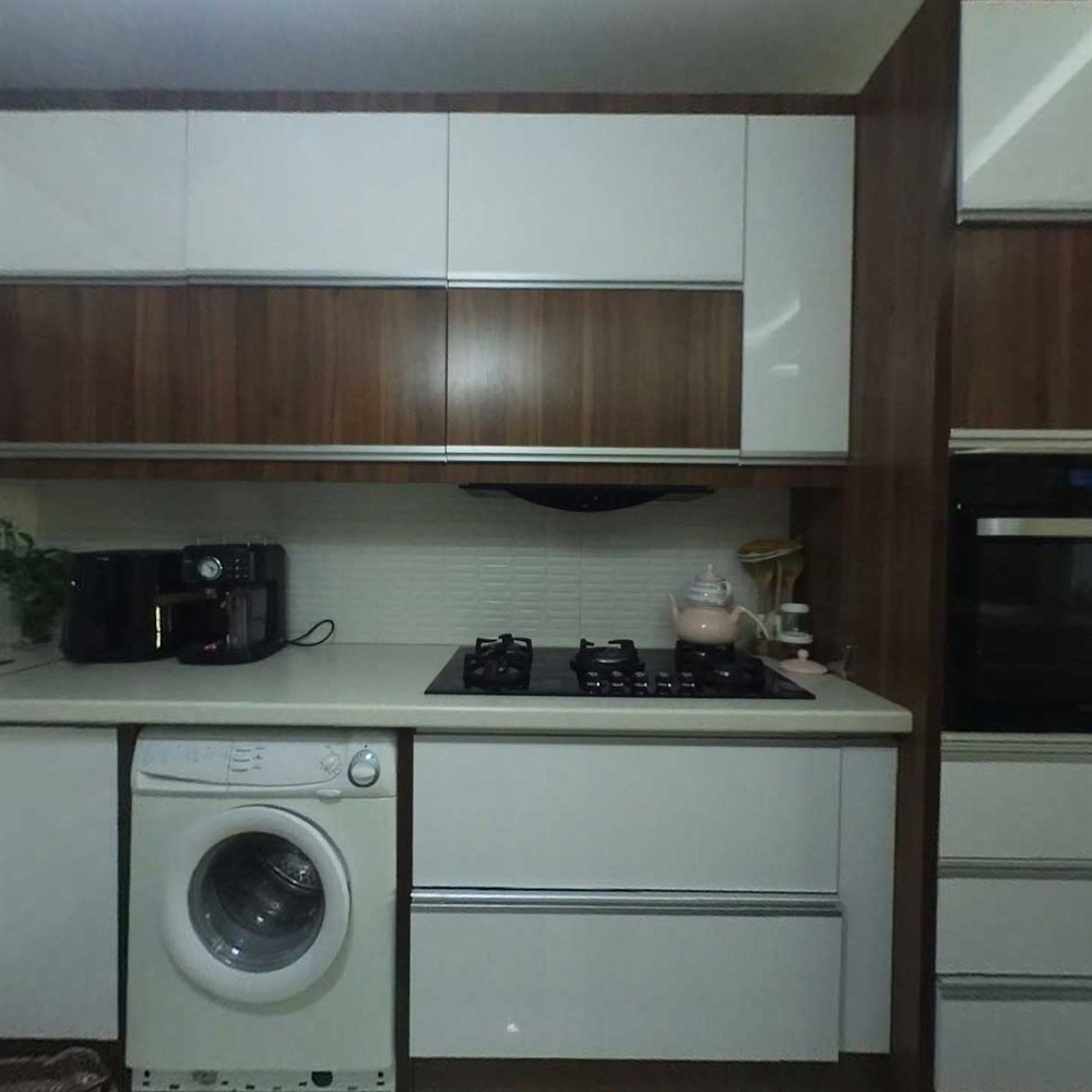 136 متر ، نور مستقیم ، شکریه