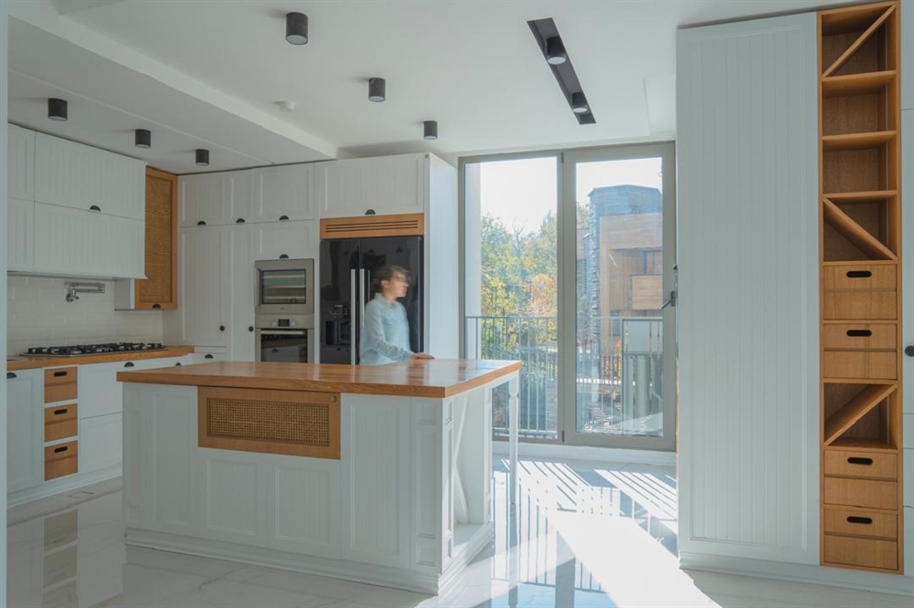 142 متر ، تک واحدی ، استادان