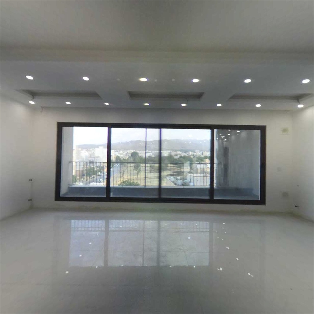 155 متر ، طبقه آخر ، کوچه مشکی ( میلاد ) 