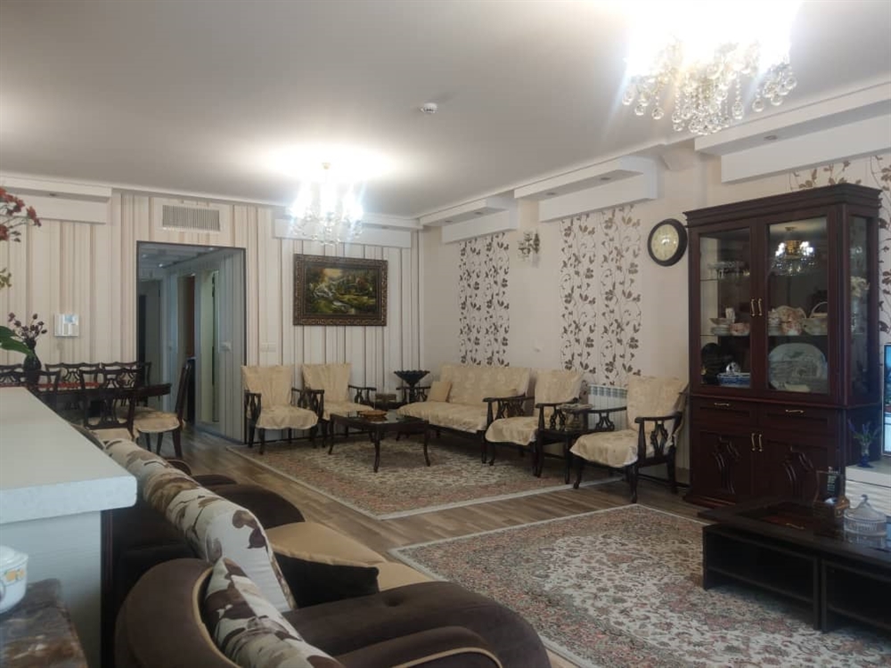 124 متر ، 2 کله ، جهان نما