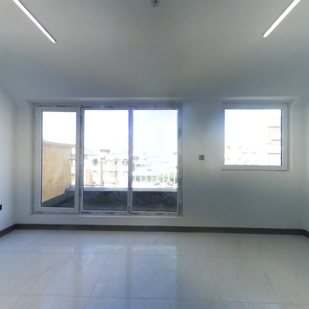 80 متر ، بر اصلی شکریه