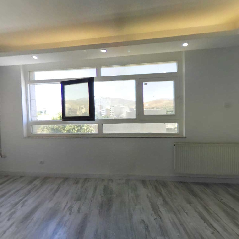 90 متر ،تک واحدی طبقه آخر ، هنرستان