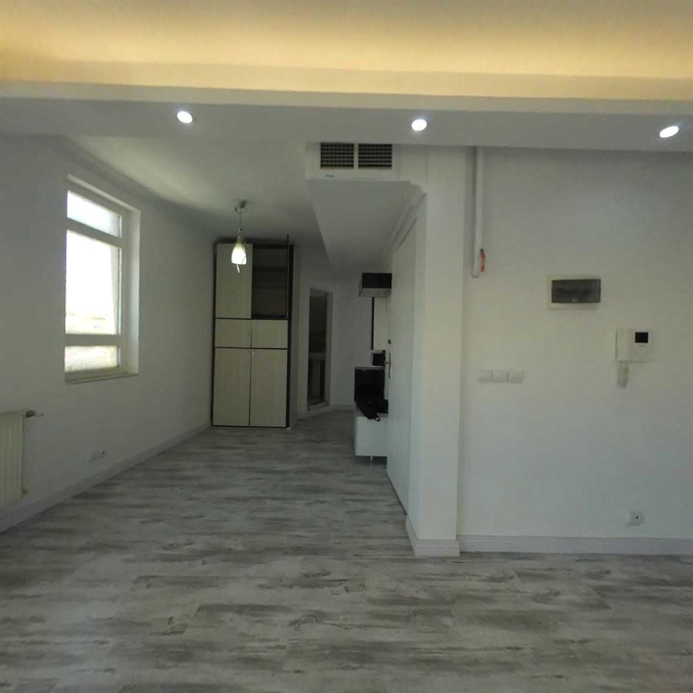 90 متر ،تک واحدی طبقه آخر ، هنرستان