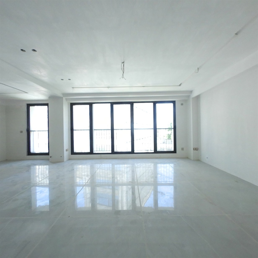 150 متر ، جنوبی ، استادان