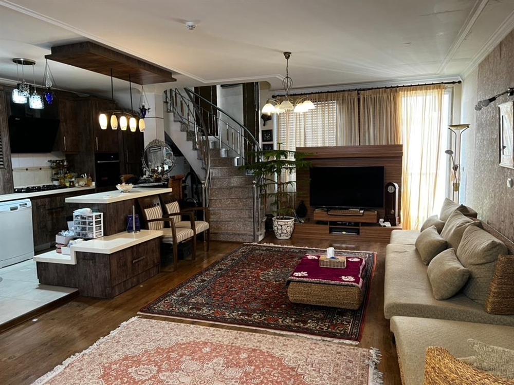 120 متر ، دوبلکس ، ادیب