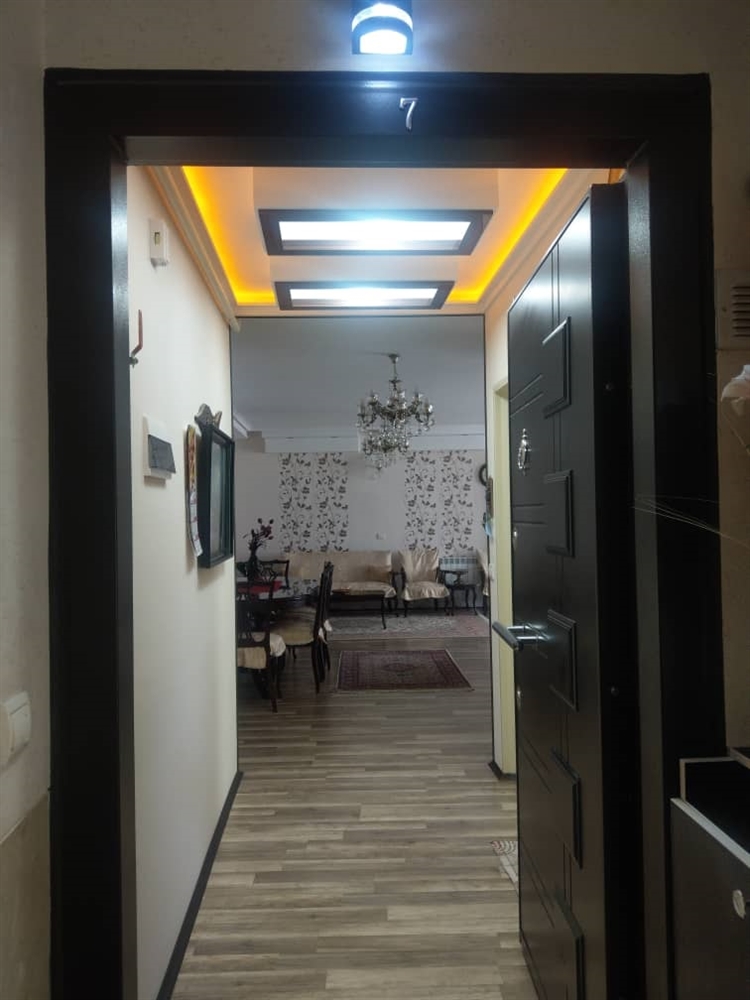 124 متر ، 2 کله ، جهان نما