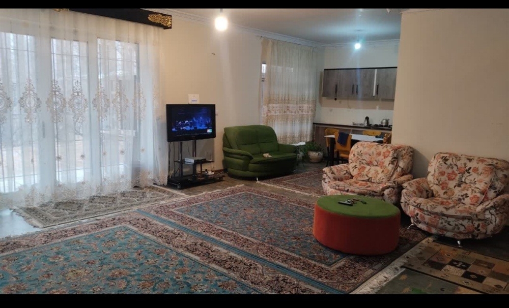 باغ 2100 متری ، بر بلوار اصلی گنجنامه 