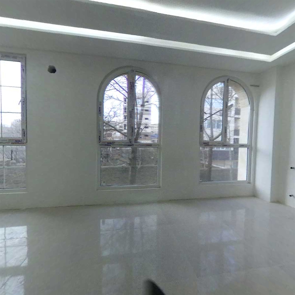 135 متر ، ویو باغ، مدیریت