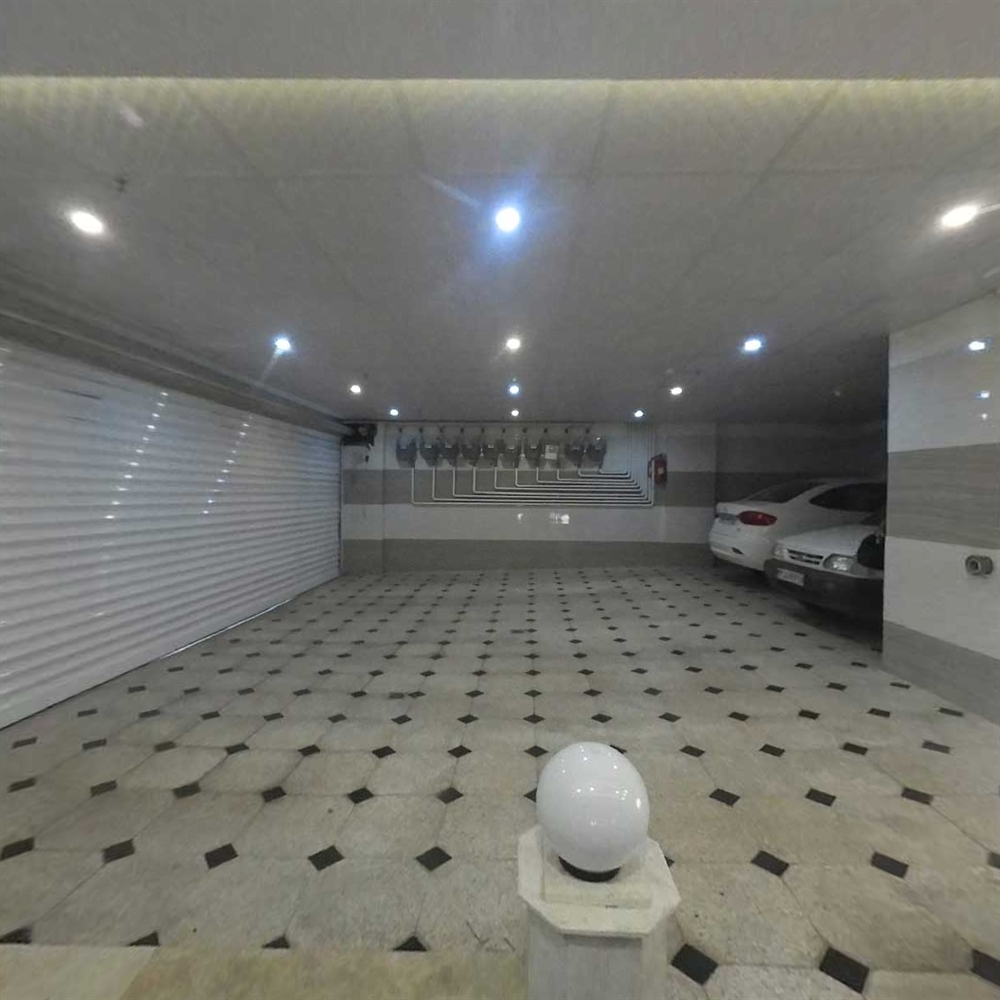 104 متر ،طبقه آخر ، شکریه