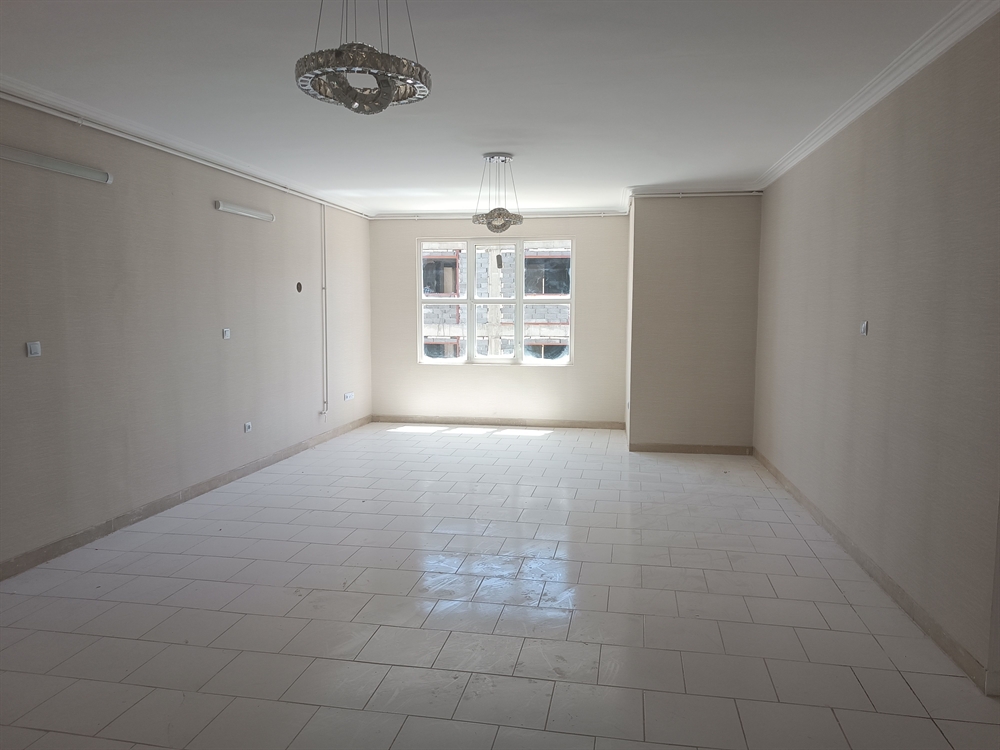 86 متر ، نور مستقیم ، بلوار کاشانی