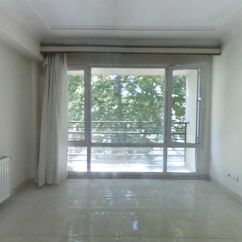 56 متر ، نور مستقیم ، شهرک مدرس