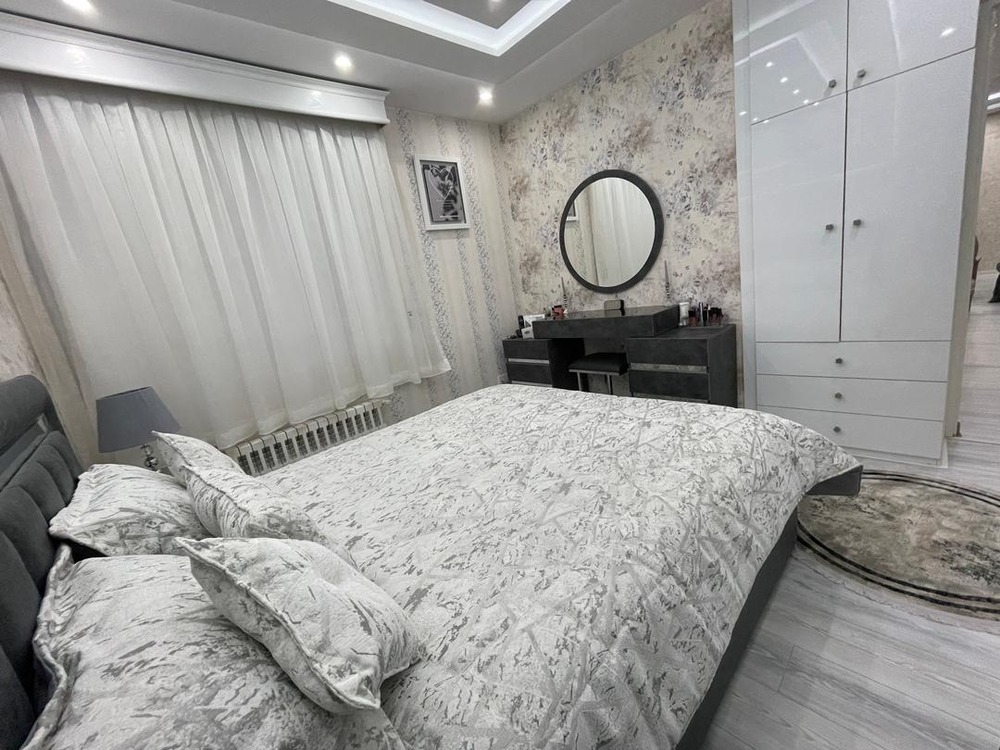 100 متر ، طبقه آخر ، بلوار بعثت